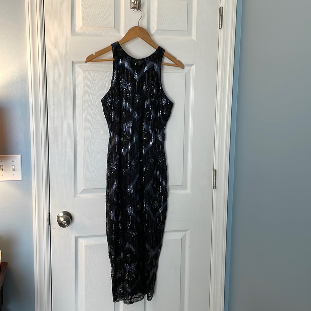 Sleeveless sequin dress - Size small